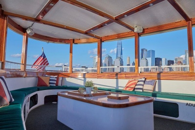 Motor yacht Kingston interior